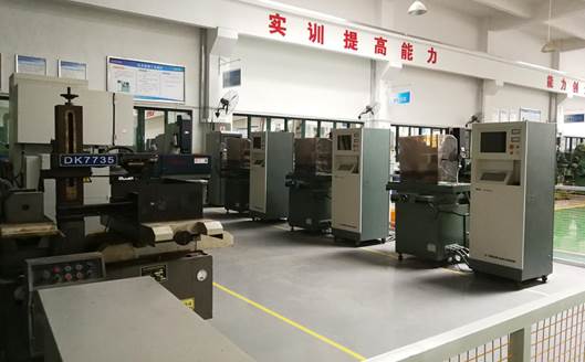 机械制造技术实训基地简介