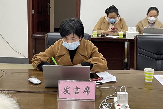 说明: 施秋桃