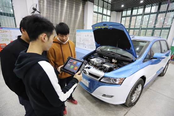 汽车工程技术实训基地简介